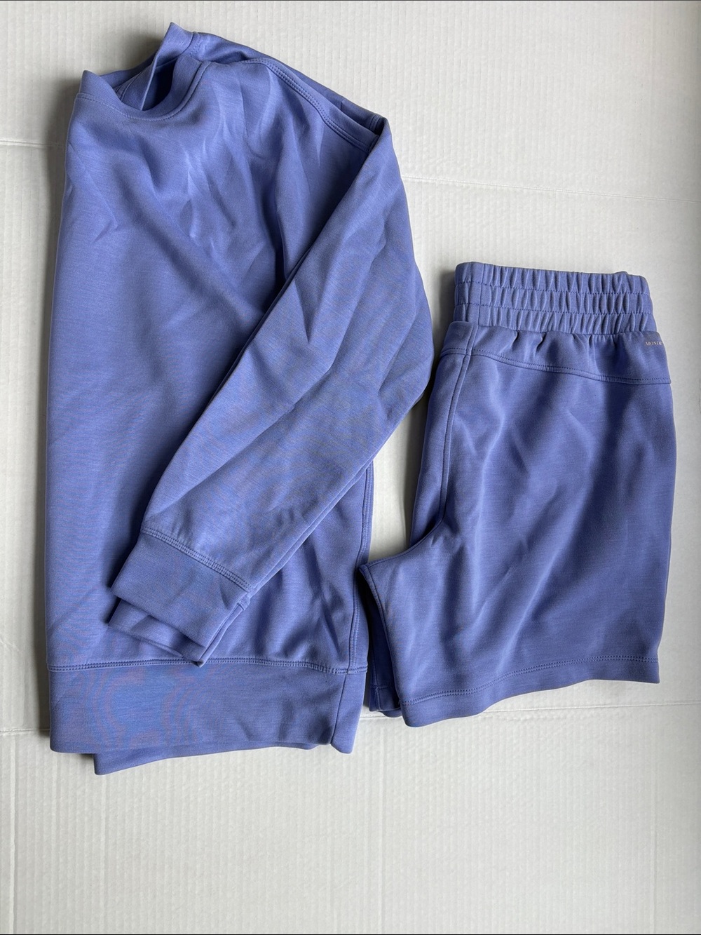 Mondetta Athletic Set - crew neck and shorts in Periwinkle Blue